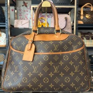 LOUIS VUITTON DEAUVILLE Monogram handbag